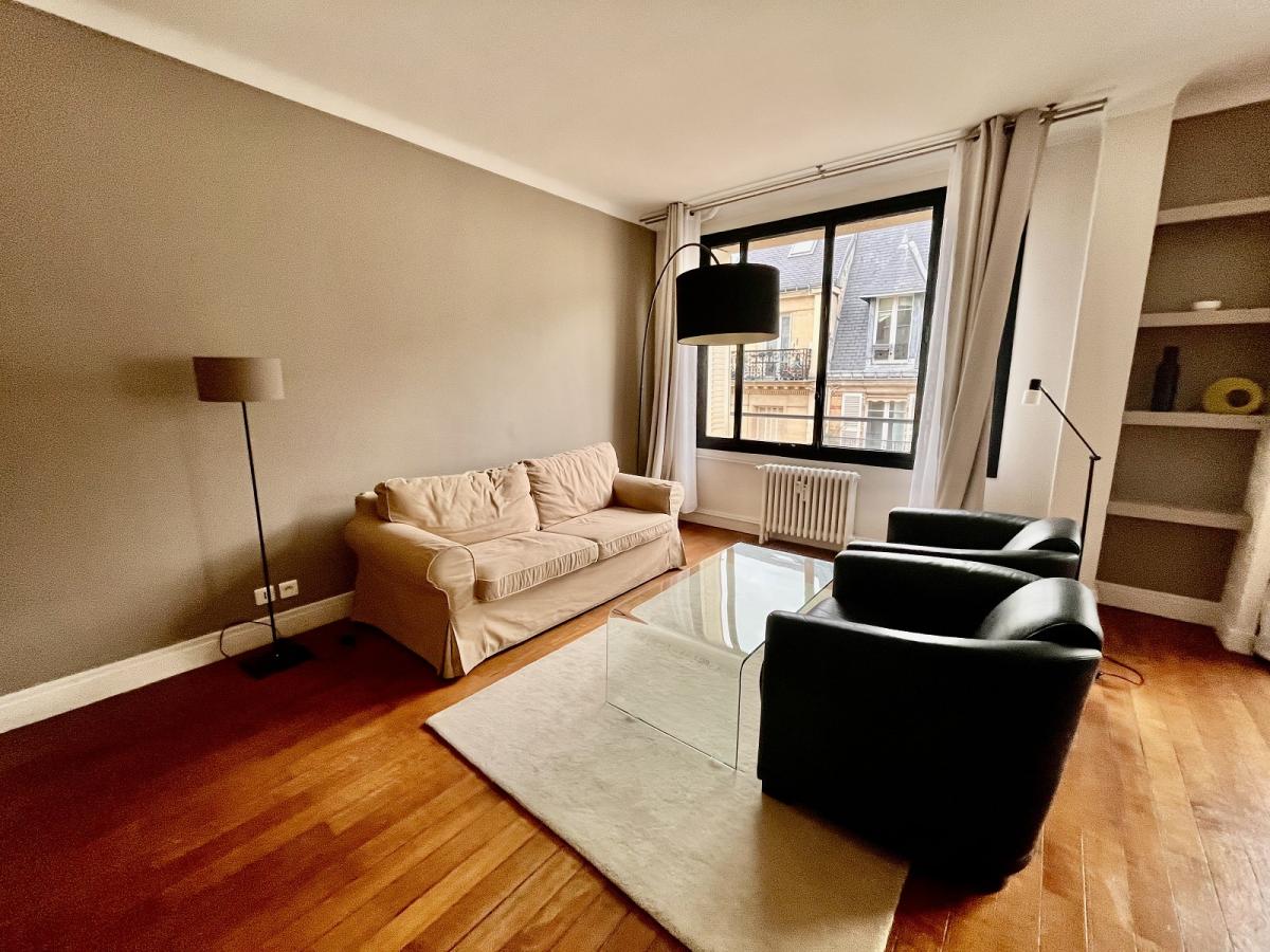 A LOUER en Meublé 2 PIECES 60.77m² Paris XVIème