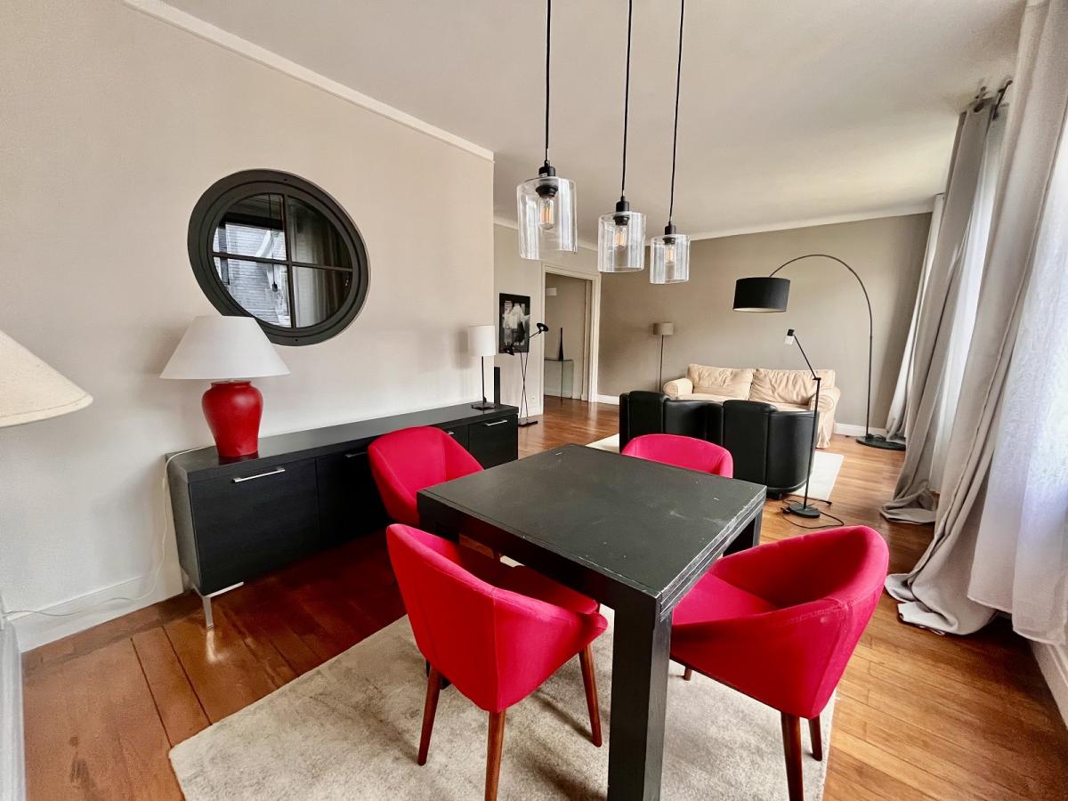 A LOUER en Meublé 2 PIECES 60.77m² Paris XVIème