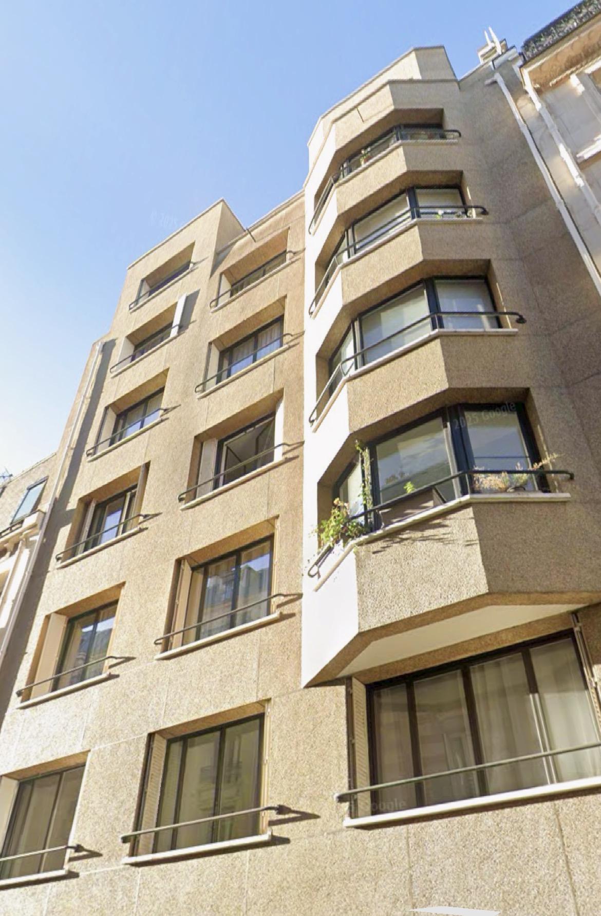 A LOUER en Meublé 2 PIECES 60.77m² Paris XVIème