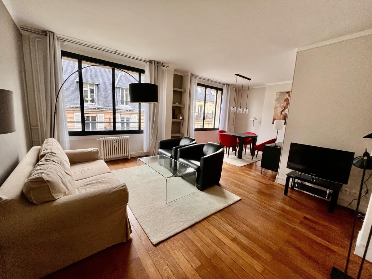 A LOUER en Meublé 2 PIECES 60.77m² Paris XVIème