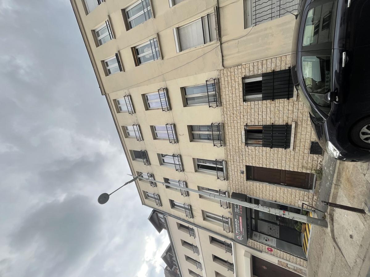 A LOUER 2 PIECES 30m²  93170 BAGNOLET . METRO ROBESPIERRE