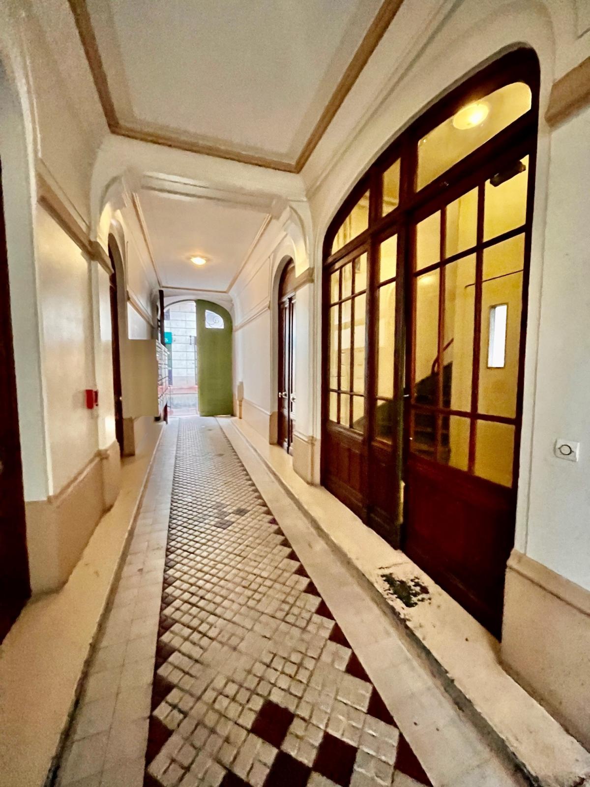 Levallois Perret (92300), à2min. Mairie et métro Anatole France, 2 Pièces de 34,47m²