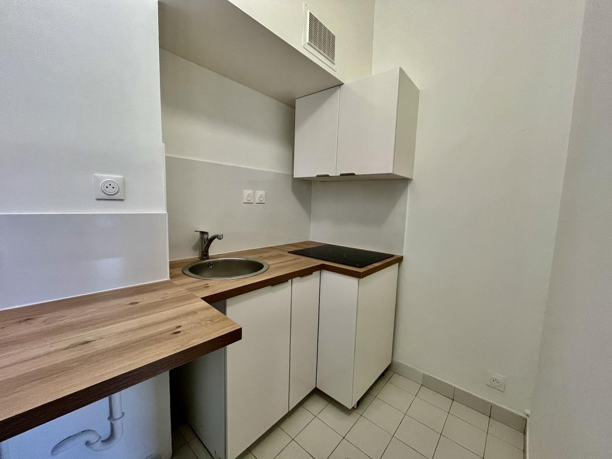 Levallois Perret (92300), à2min. Mairie et métro Anatole France, 2 Pièces de 34,47m²