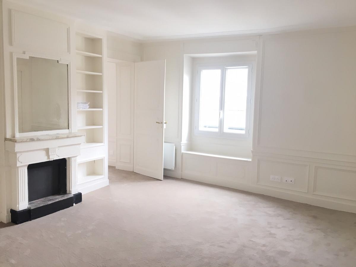 A LOUER 75006 PARIS 4P DUPLEX RUE BONAPARTE 