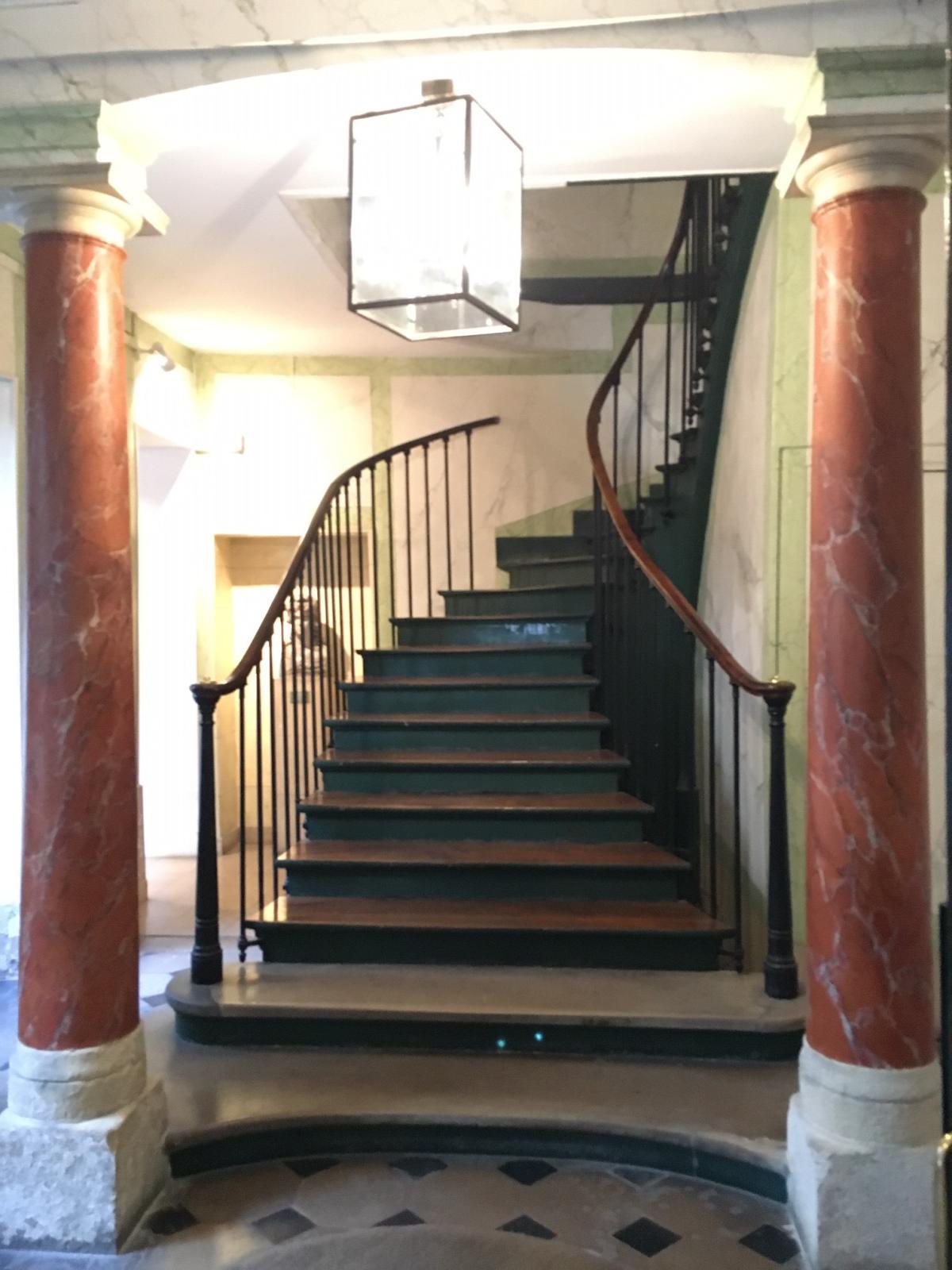 A LOUER 75006 PARIS 4P DUPLEX RUE BONAPARTE 