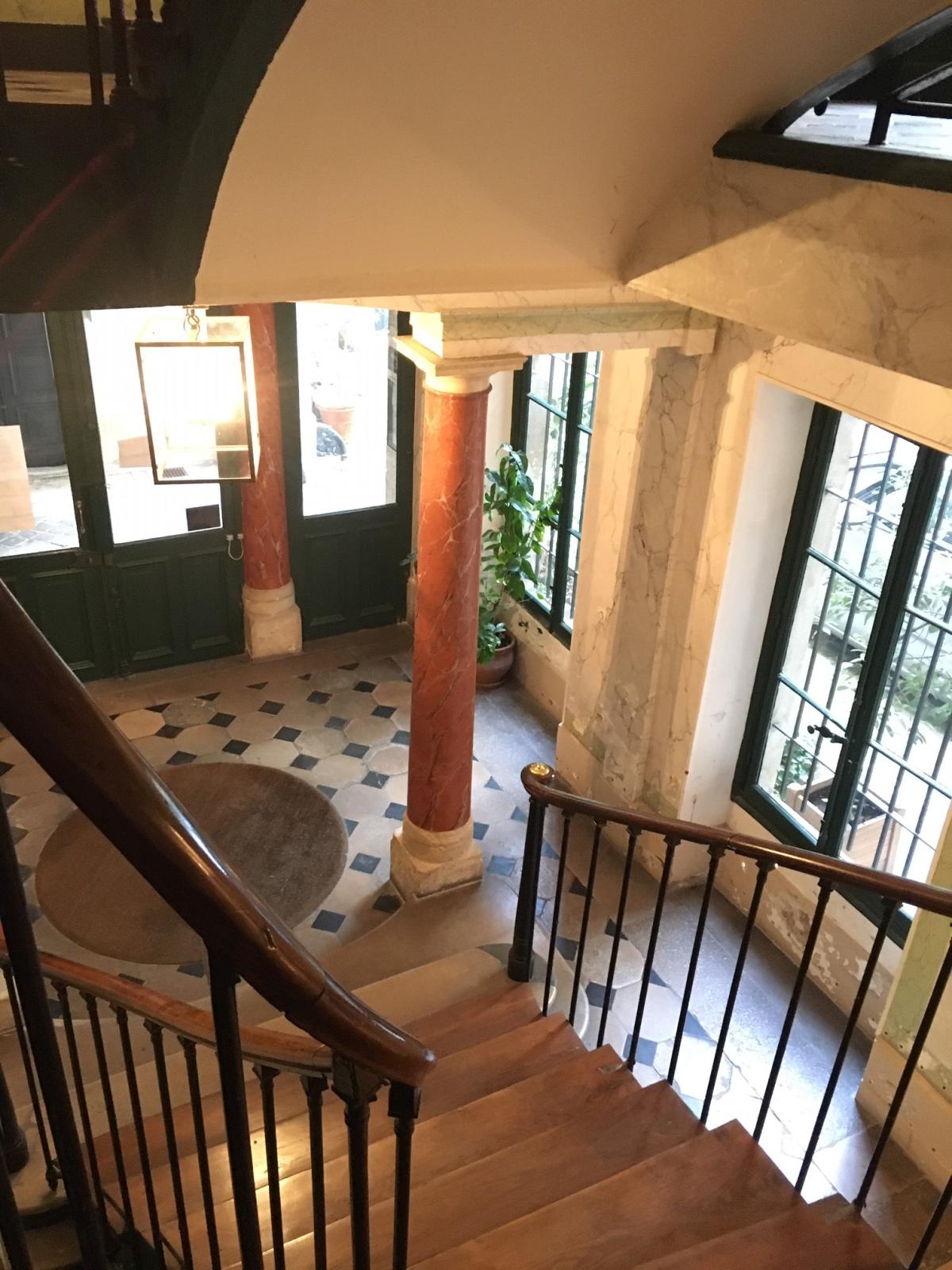 A LOUER 75006 PARIS 4P DUPLEX RUE BONAPARTE 