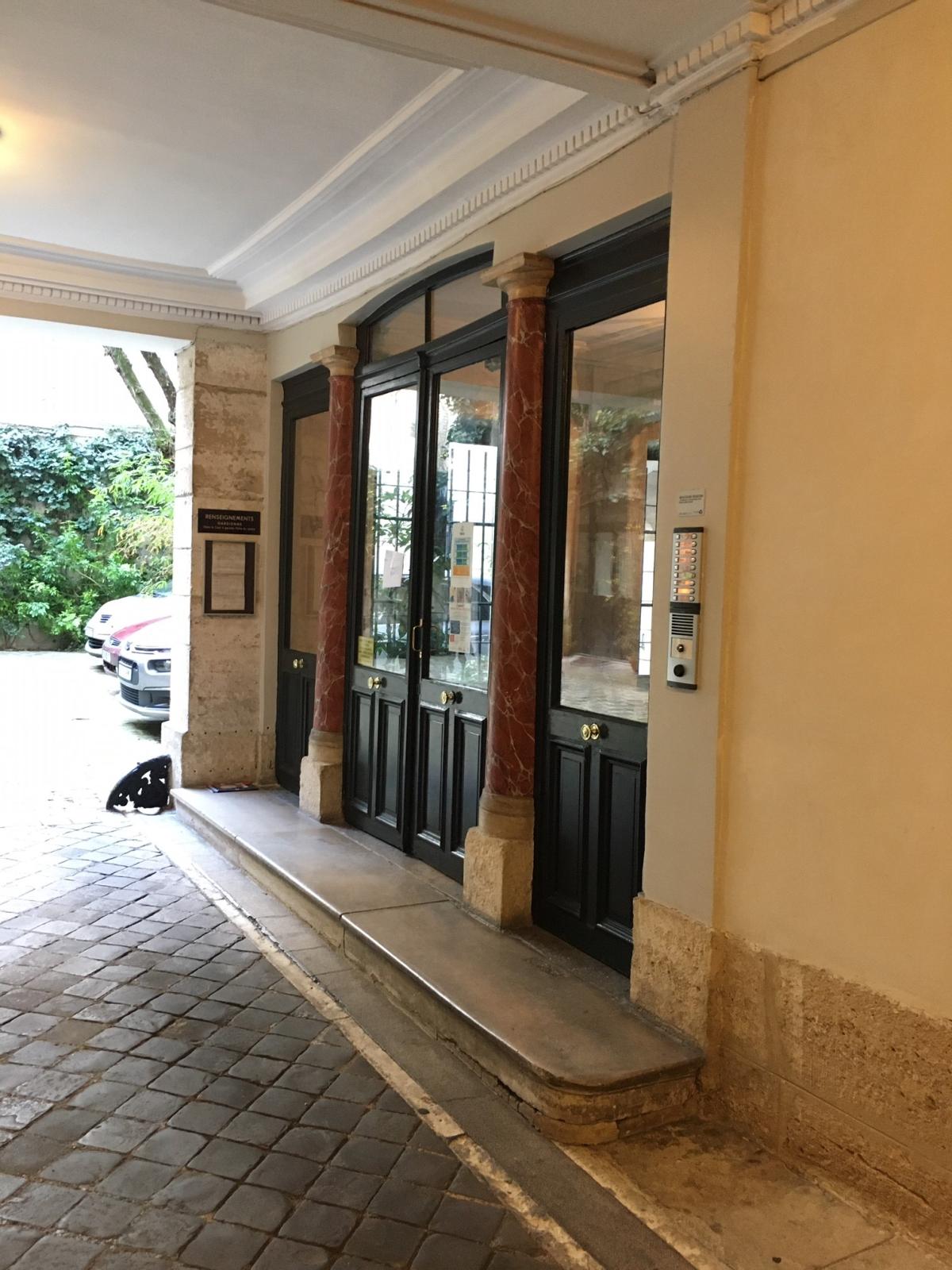 A LOUER 75006 PARIS 4P DUPLEX RUE BONAPARTE 