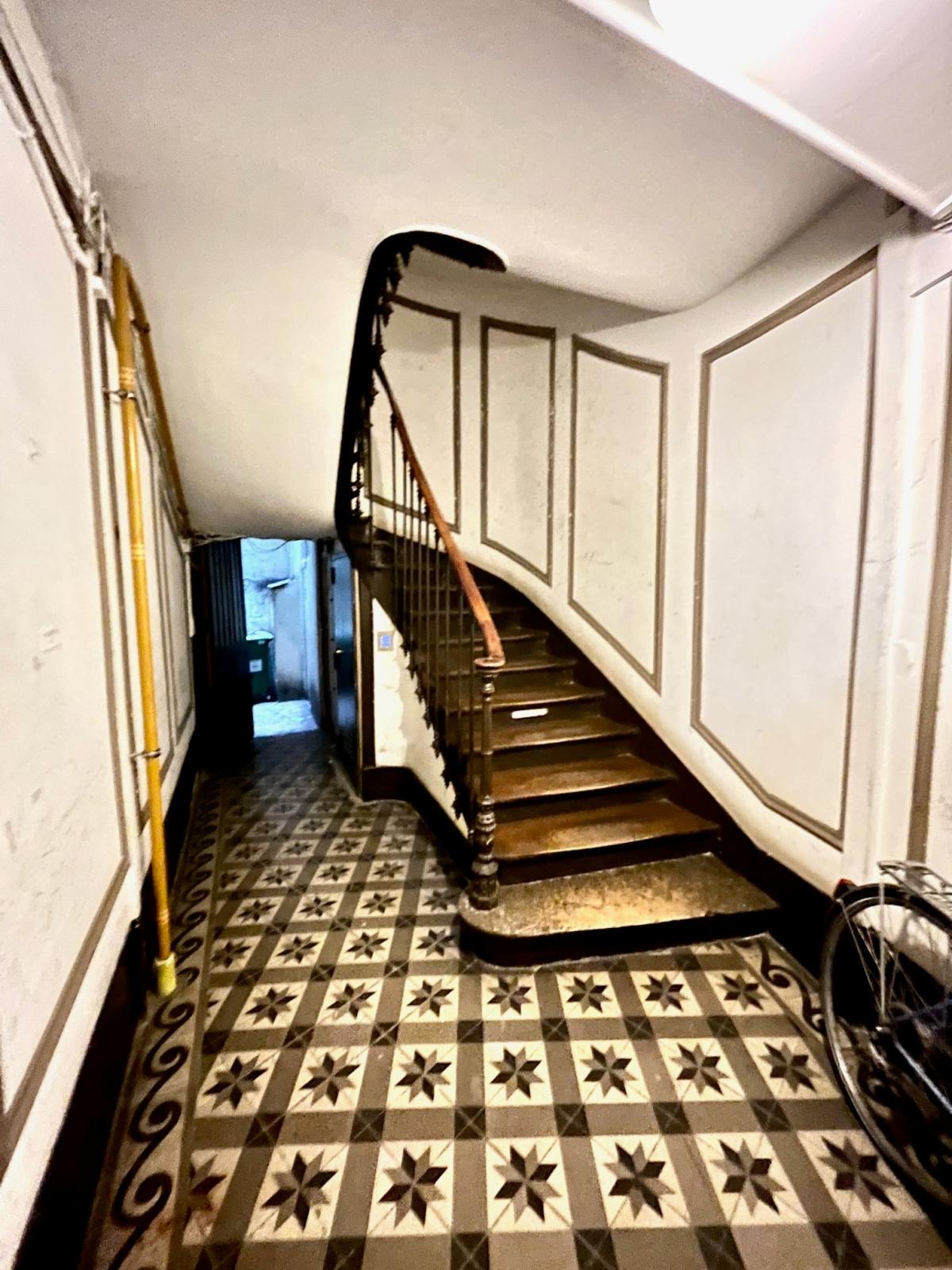 A LOUER   Paris XIème.  2 pièces.  32.80m².