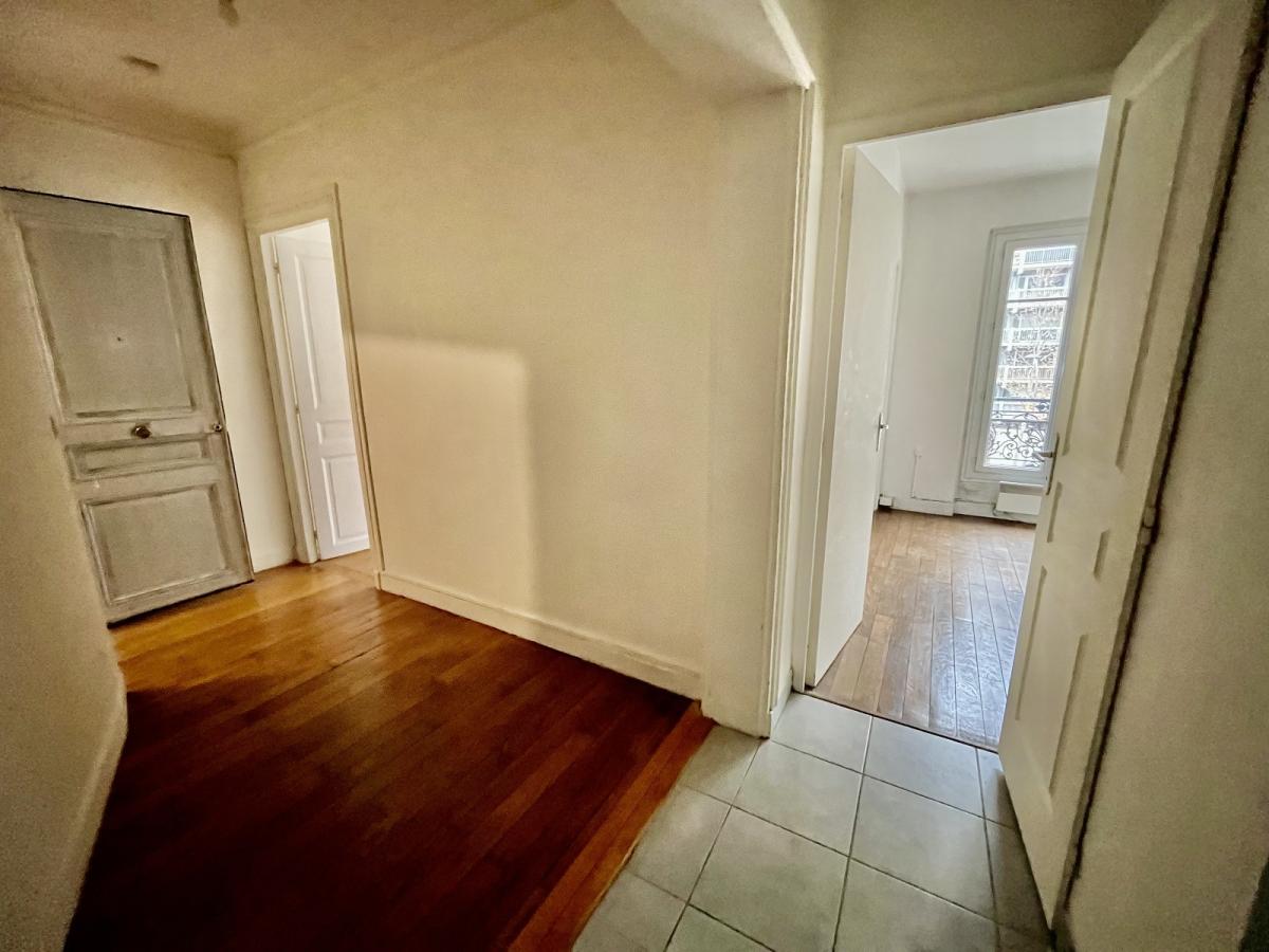 A LOUER   Paris XIème.  2 pièces.  32.80m².