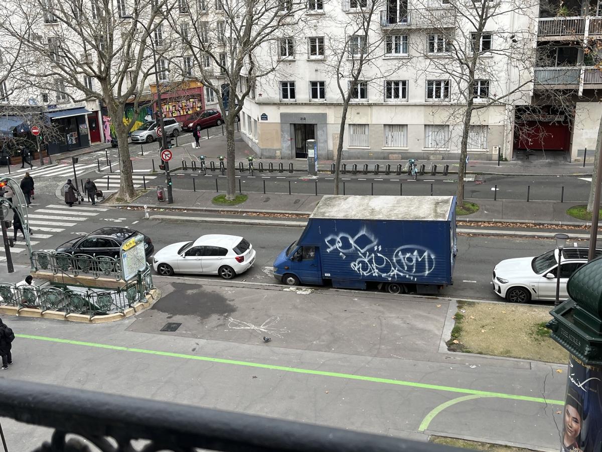 A LOUER   Paris XIème.  2 pièces.  32.80m².