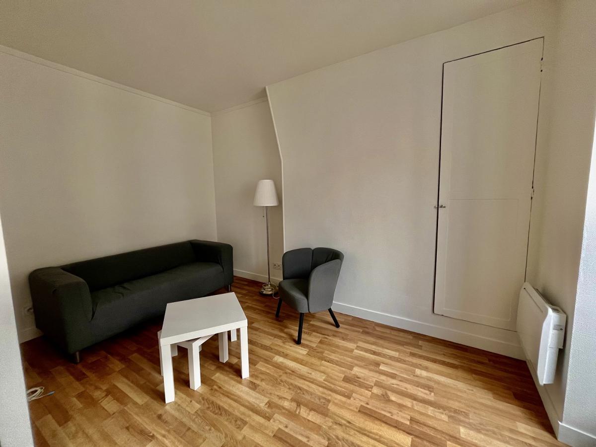 A LOUER 3P Meublé PARIS XVIIIème  REFAIT NEUF-JULES JOFFRIN