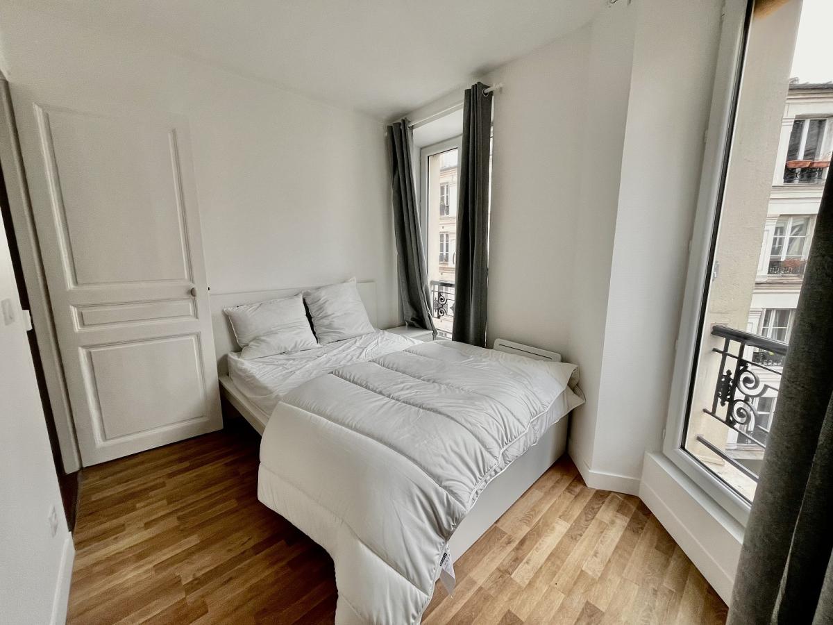 A LOUER 3P Meublé PARIS XVIIIème  REFAIT NEUF-JULES JOFFRIN