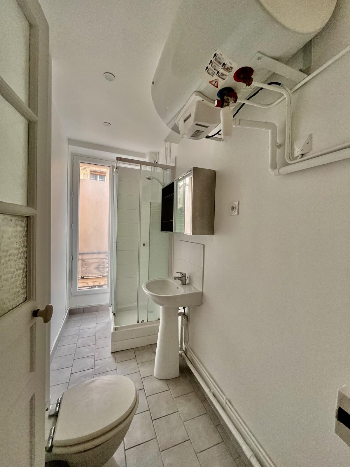 A LOUER 3P Meublé PARIS XVIIIème  REFAIT NEUF-JULES JOFFRIN