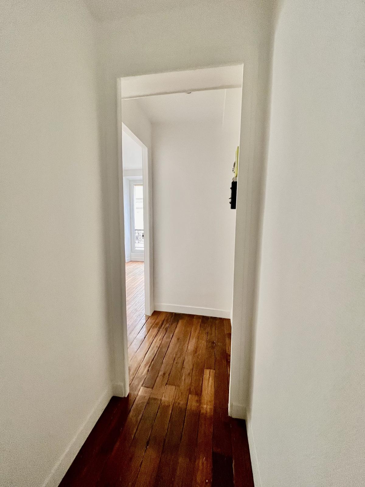 A LOUER 3P Meublé PARIS XVIIIème  REFAIT NEUF-JULES JOFFRIN