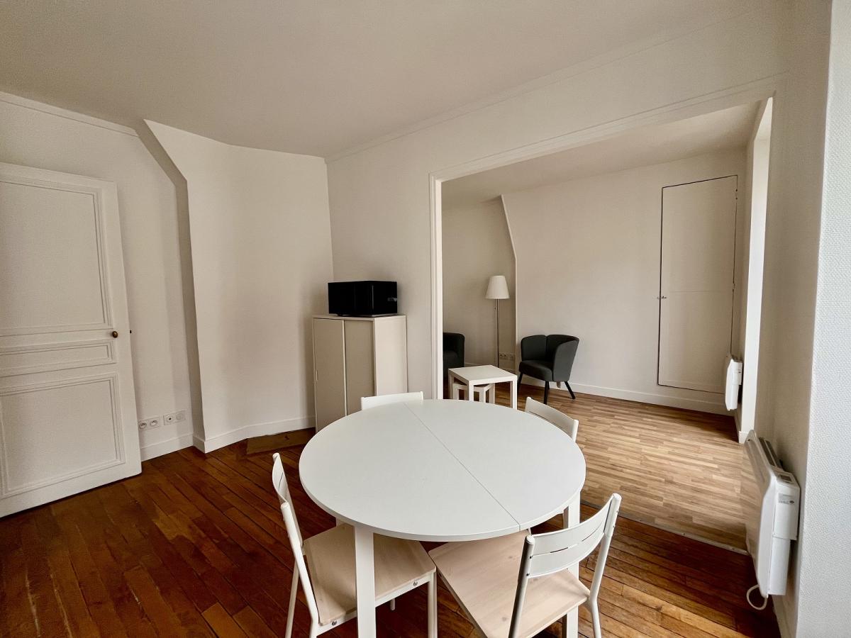 A LOUER 3P Meublé PARIS XVIIIème  REFAIT NEUF-JULES JOFFRIN