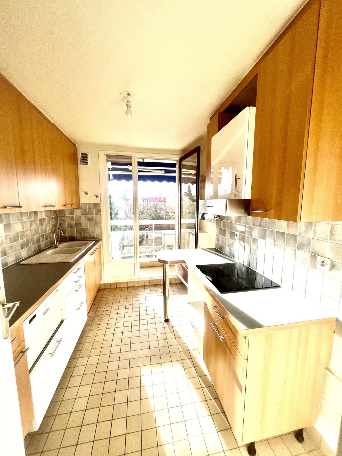 A LOUER 75015 3 PIECS CONVENTION