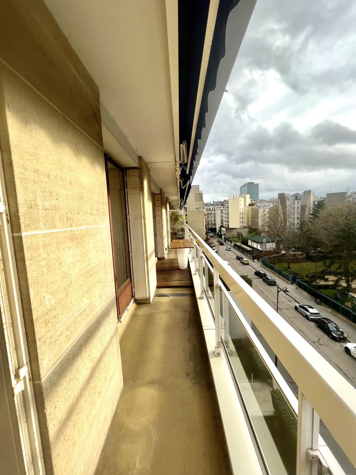 A LOUER 75015 3 PIECS CONVENTION