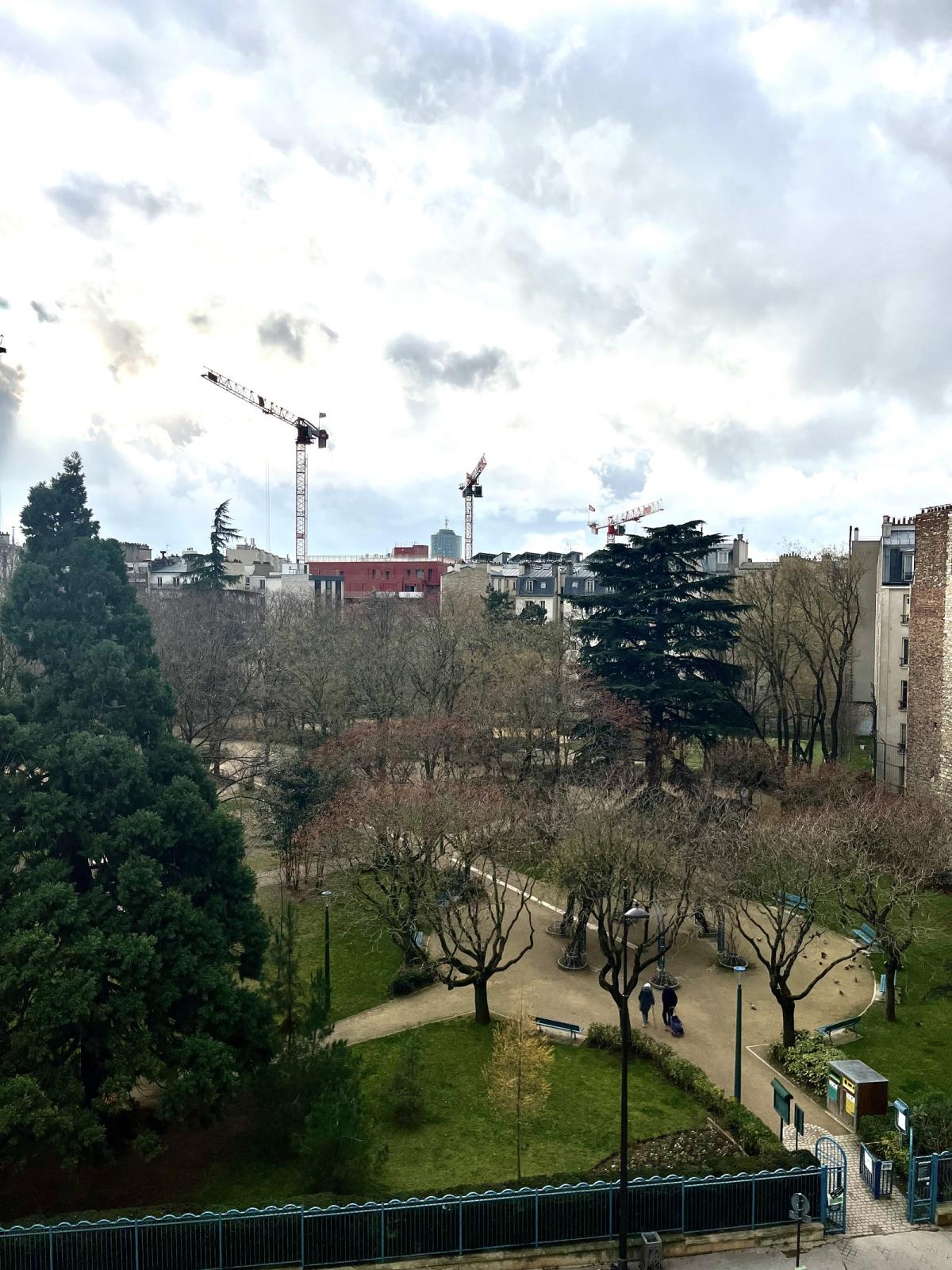 A LOUER 75015 3 PIECS CONVENTION