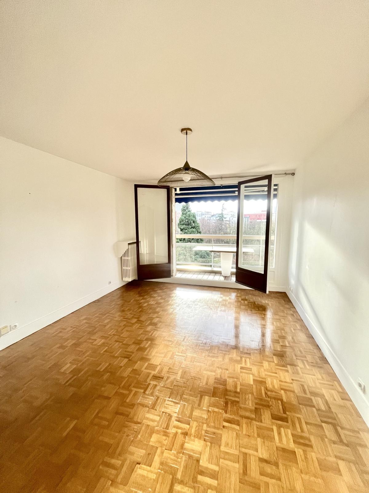 A LOUER 75015 3 PIECS CONVENTION