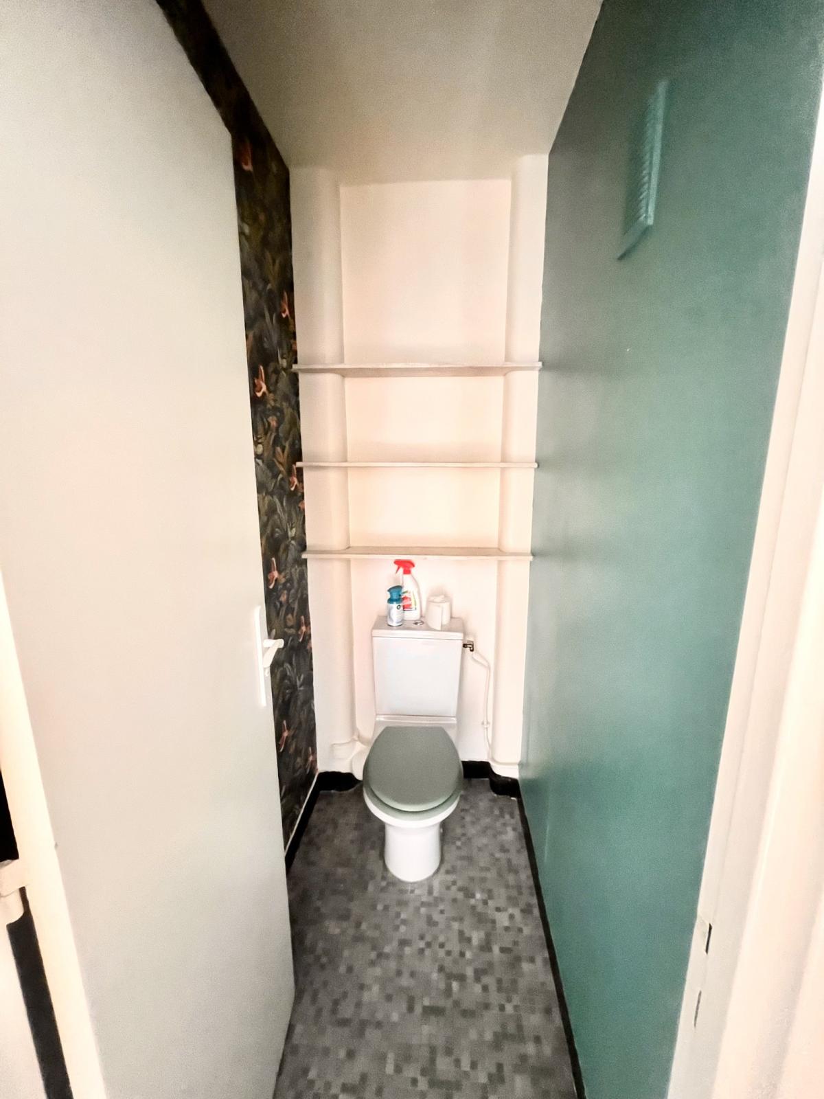 A LOUER 75015 3 PIECS CONVENTION