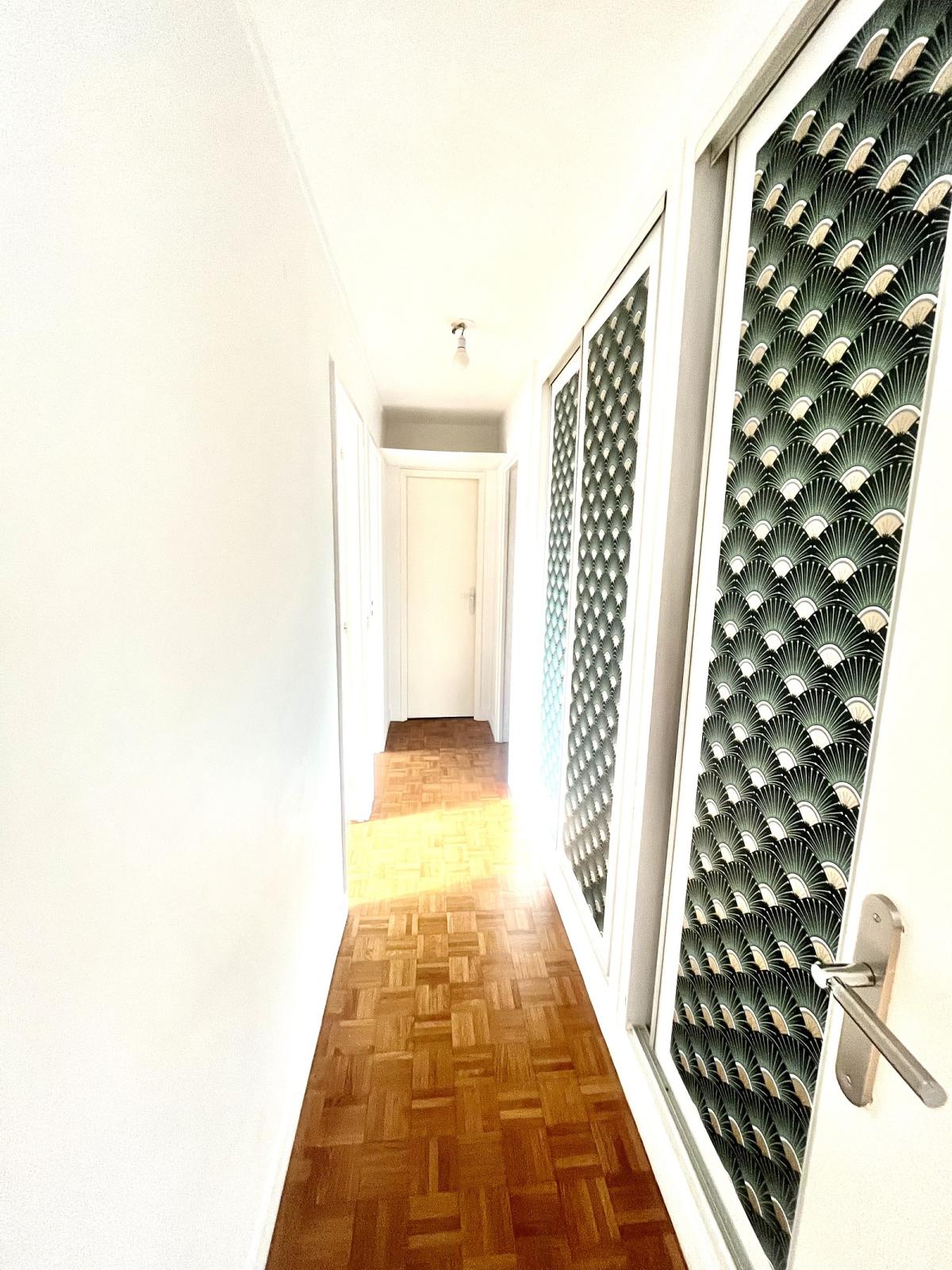 A LOUER 75015 3 PIECS CONVENTION