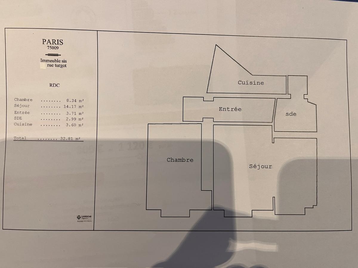 Paris 9ème  Rue Turgot à deux pas du Square Anvers, Beau 2 Pièces 