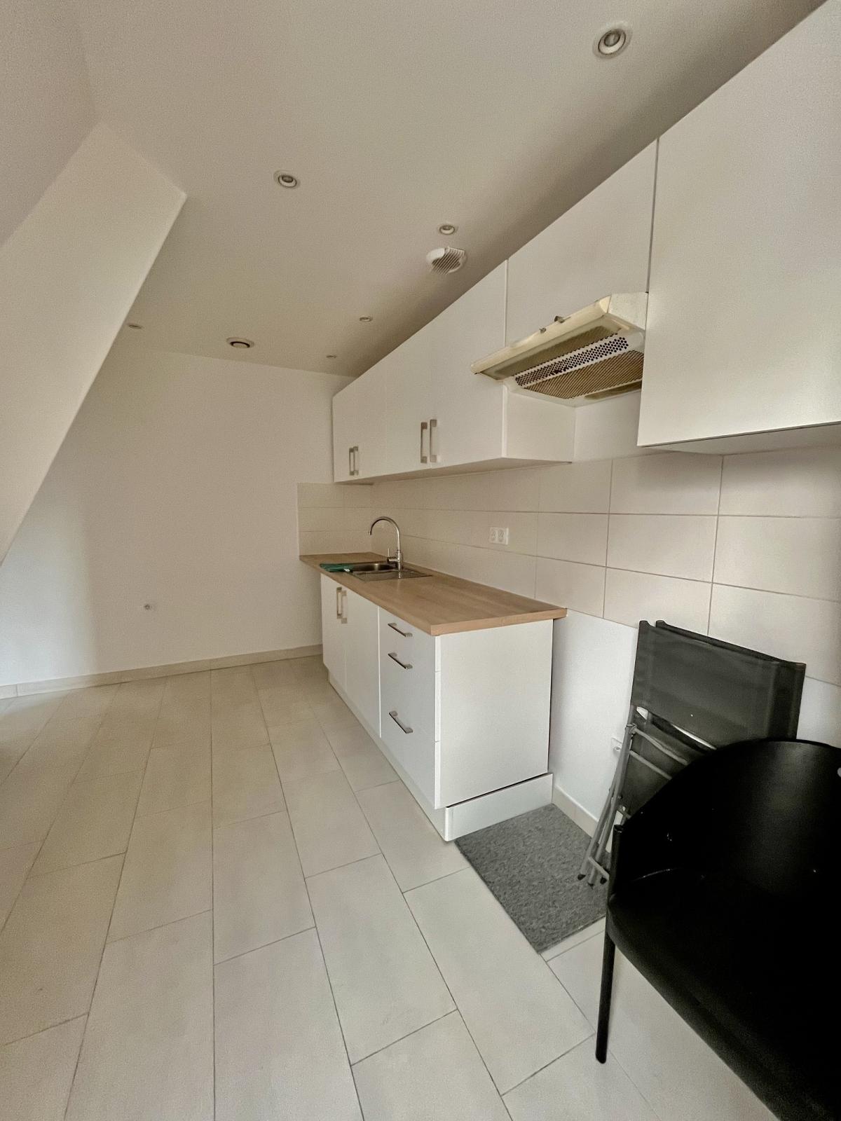 A LOUER 2 Pièces PARIS VIIIème  50.85m² au Sol / 45.45m²en Loi  Boutin . REFAIT NEUF 