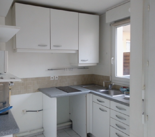 A LOUER 2 Pièces 40m² avec  BALCON,  CAVE et PARKING   94700 MAISON ALFORT