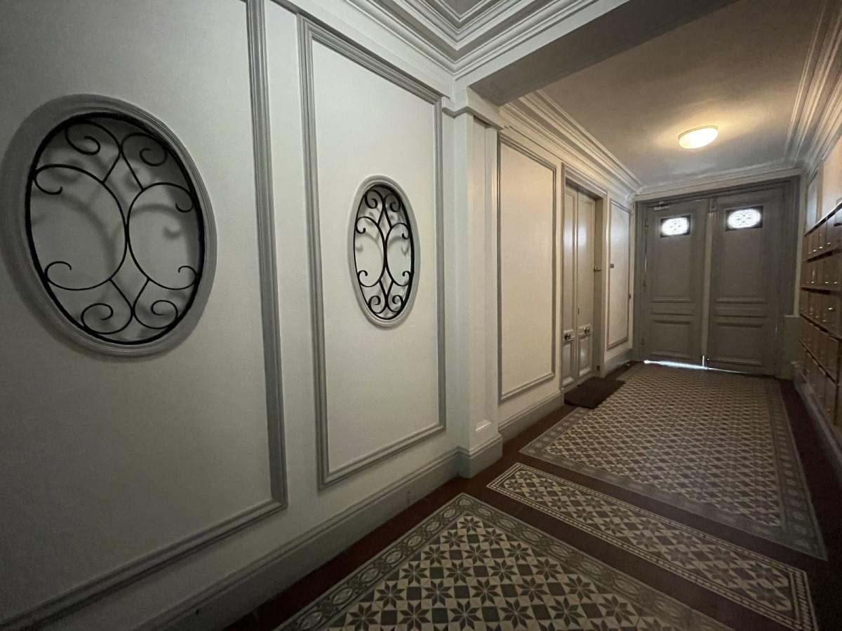 A LOUER 2 Pièces 33.44m²  Paris VIIème