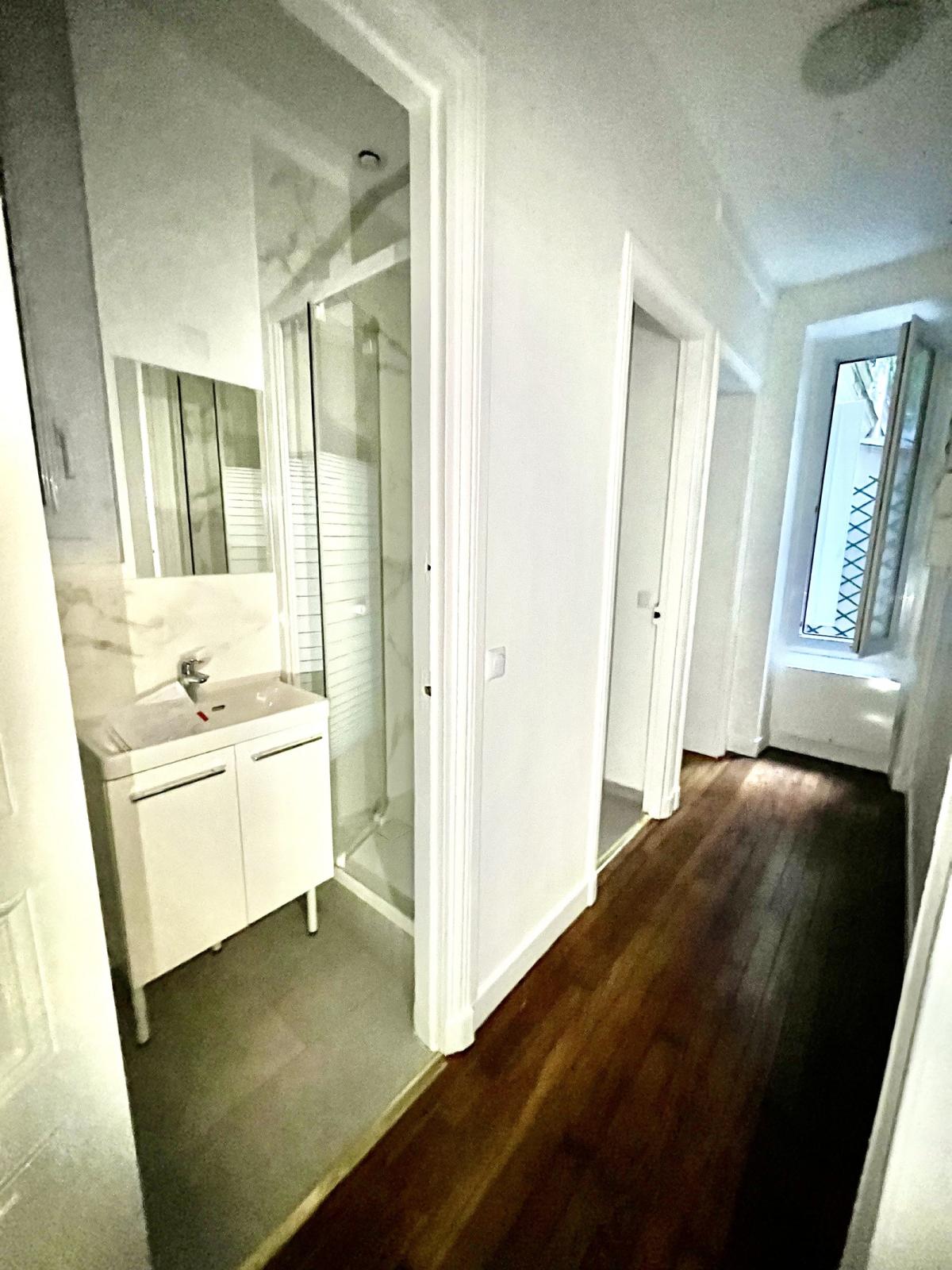 A LOUER 2 Pièces 33.44m²  Paris VIIème