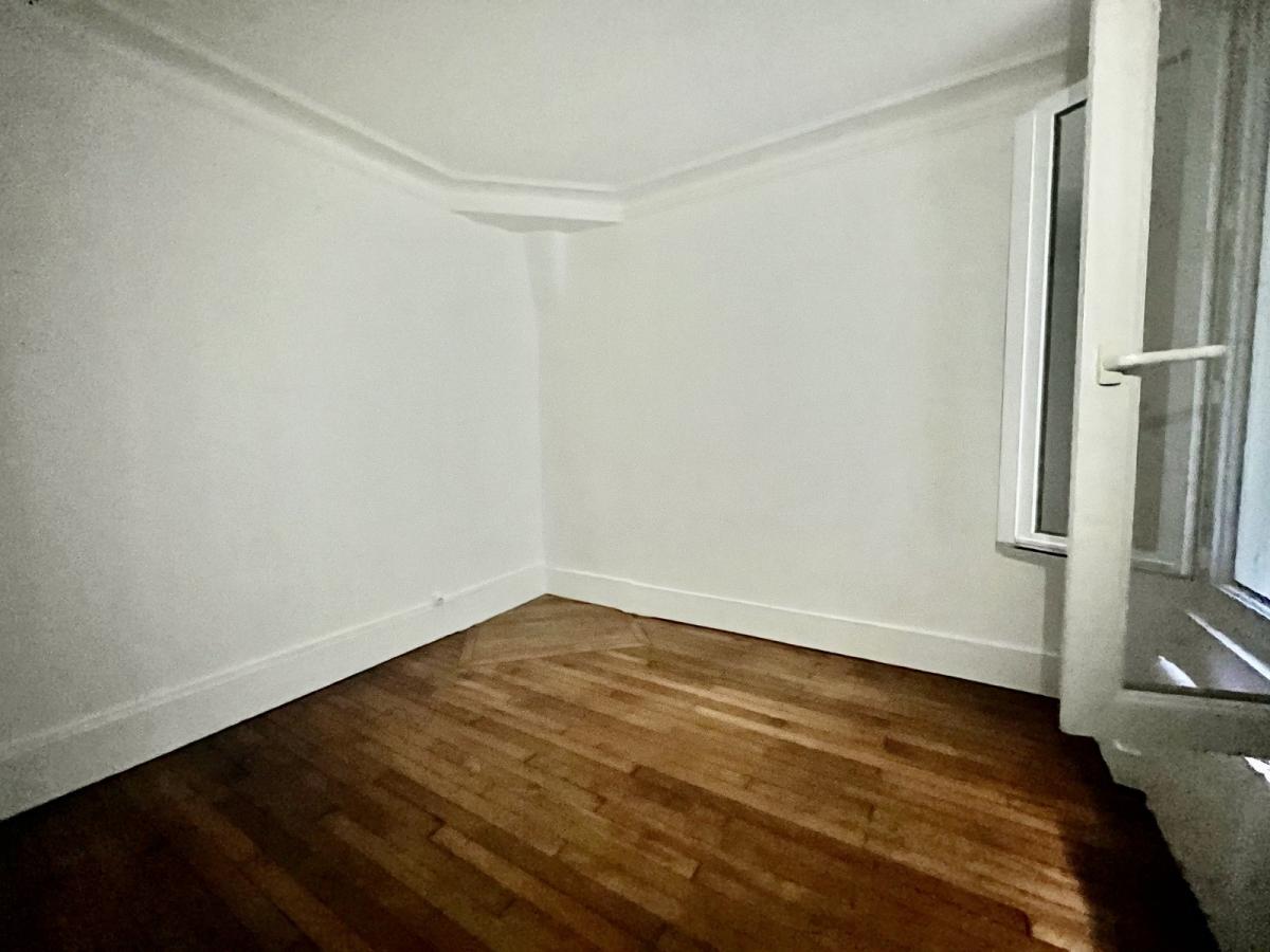 A LOUER 2 Pièces 33.44m²  Paris VIIème