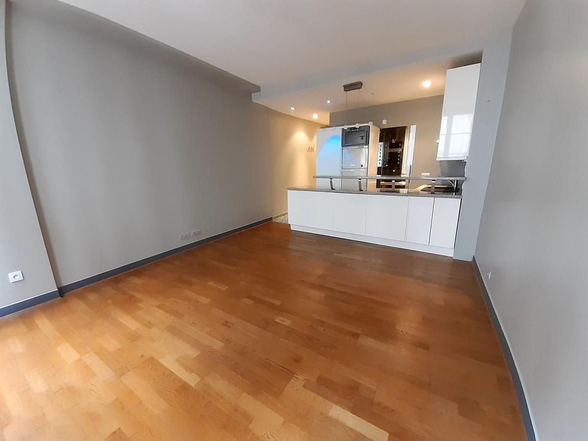 LOCATION MEUBLEE RUE QUINCAMPOIX  GRAND STUDIO 30m² 