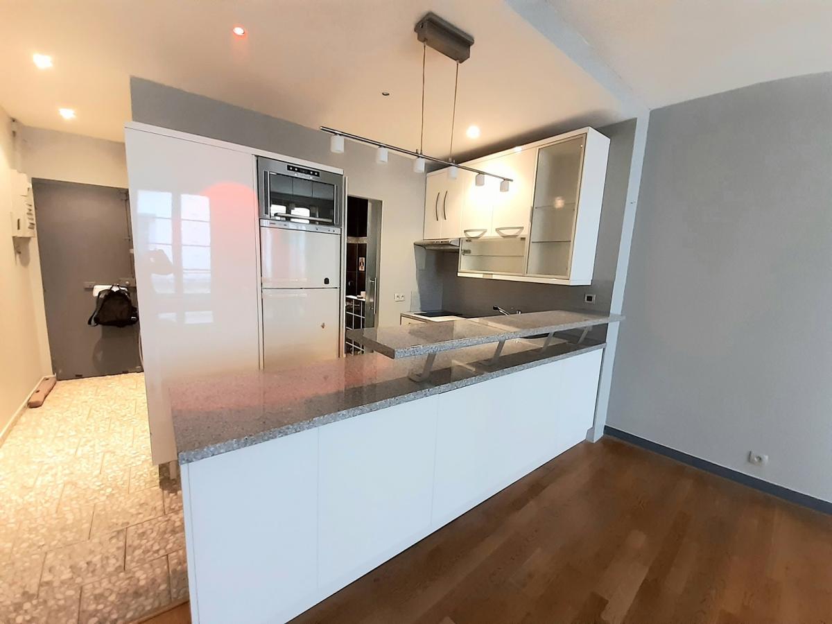 LOCATION MEUBLEE RUE QUINCAMPOIX  GRAND STUDIO 30m² 