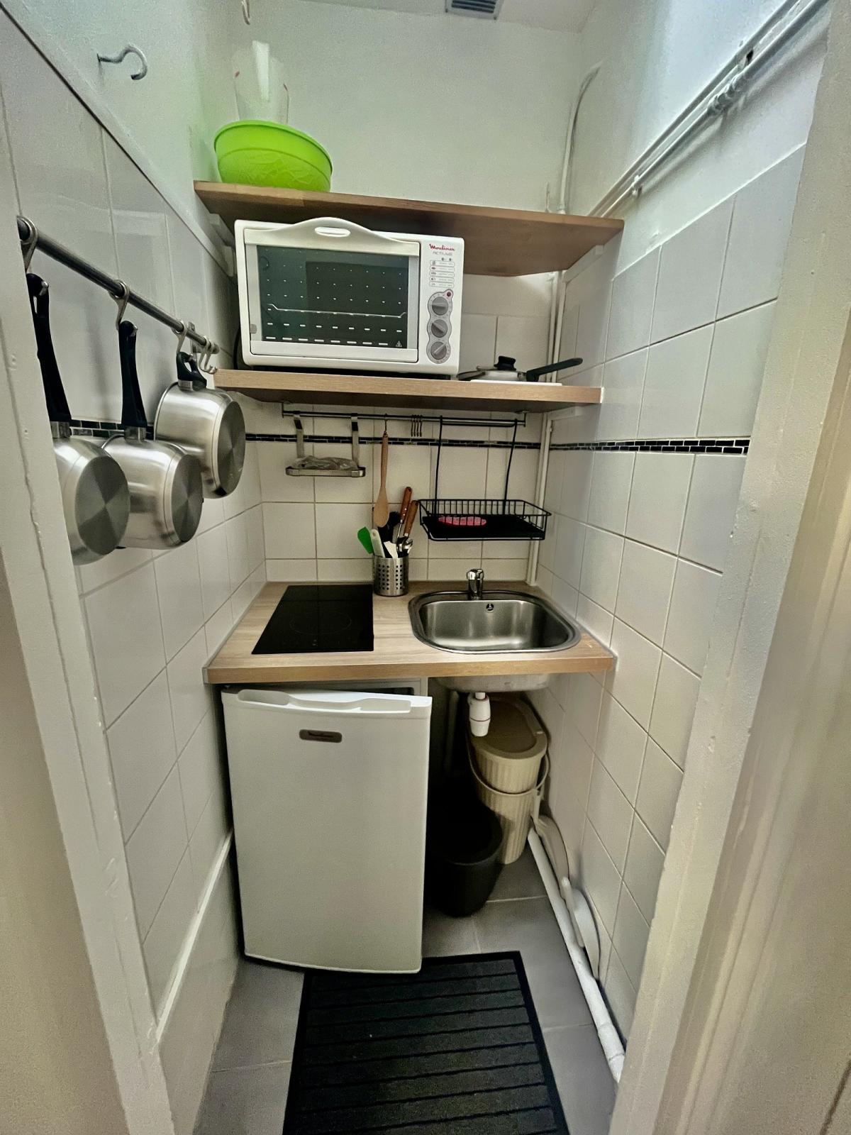 PARIS VIIème Studio meublé