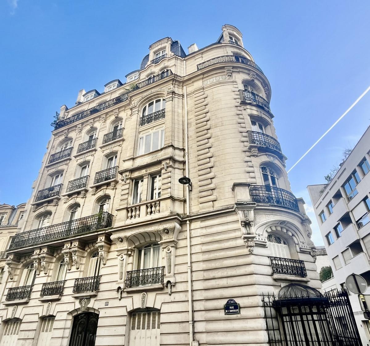 PARIS VIIème Studio meublé