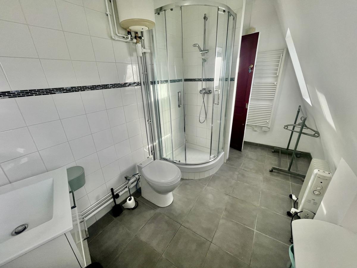 PARIS VIIème Studio meublé