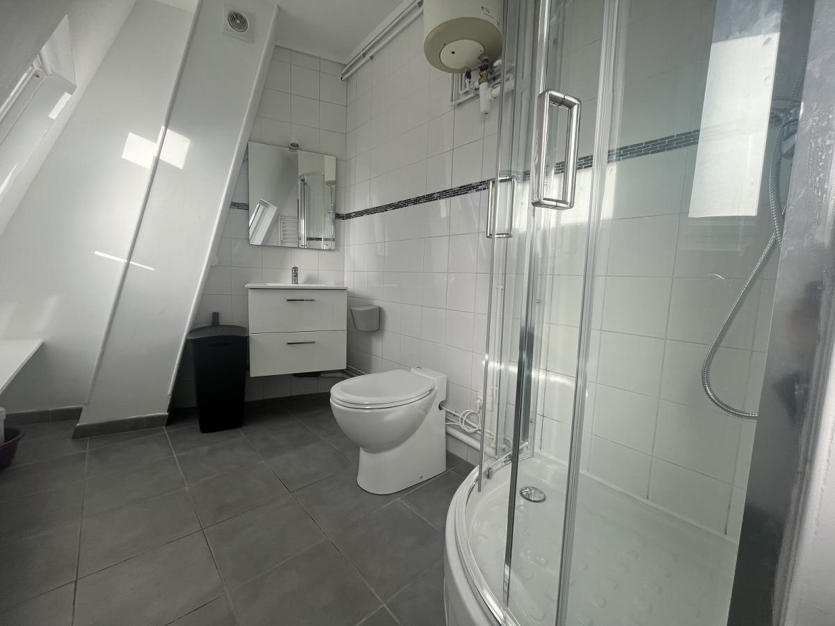 PARIS VIIème Studio meublé