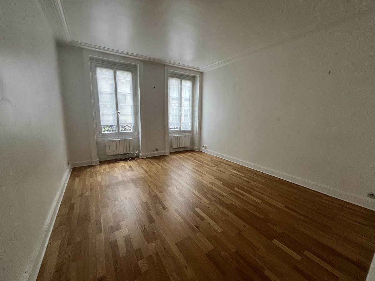 A LOUER 2 Pièces PARIS IXème 34.63m²
