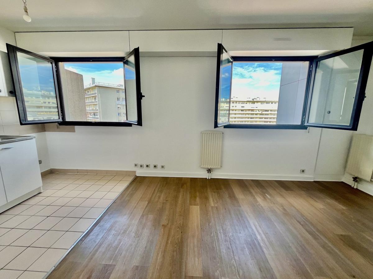 A LOUER GRAND STUDIO 31m² MONT VALERIEN