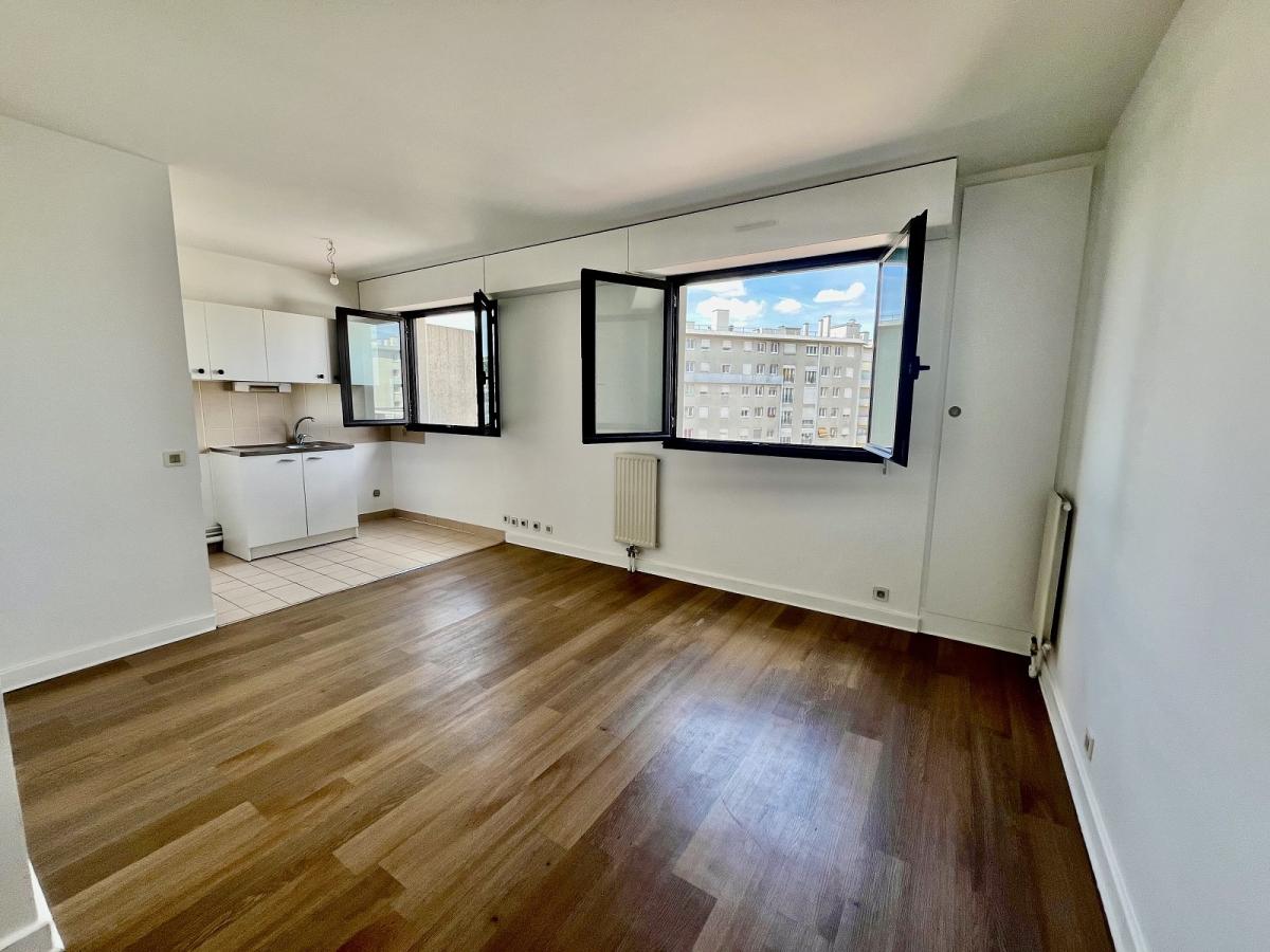 A LOUER GRAND STUDIO 31m² MONT VALERIEN