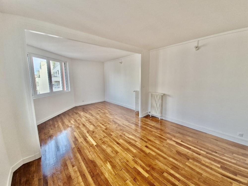 Paris XVème, métro Volontaires, Grand 2Pièces de 51,24m²