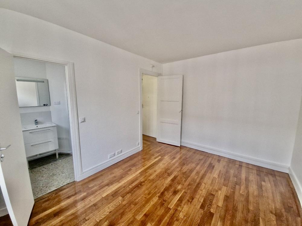 Paris XVème, métro Volontaires, Grand 2Pièces de 51,24m²