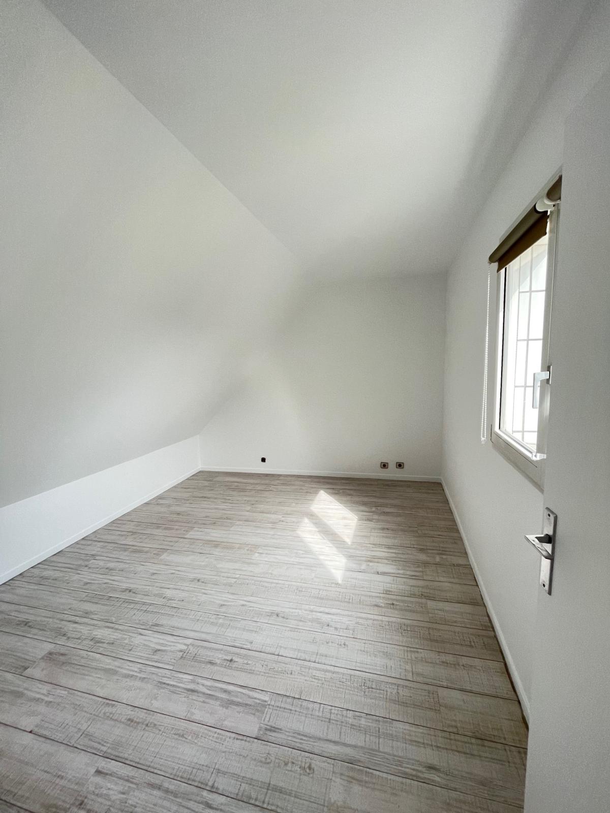 Paris XIIème, Grand 2 pièces de 53,71m2 en dernier étage avec place de parking en sous-sol.