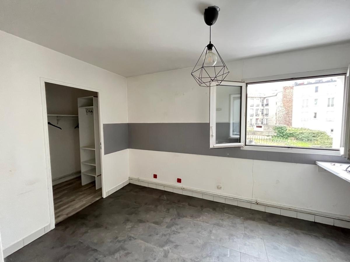 Paris XIIème, Grand 2 pièces de 53,71m2 en dernier étage avec place de parking en sous-sol.