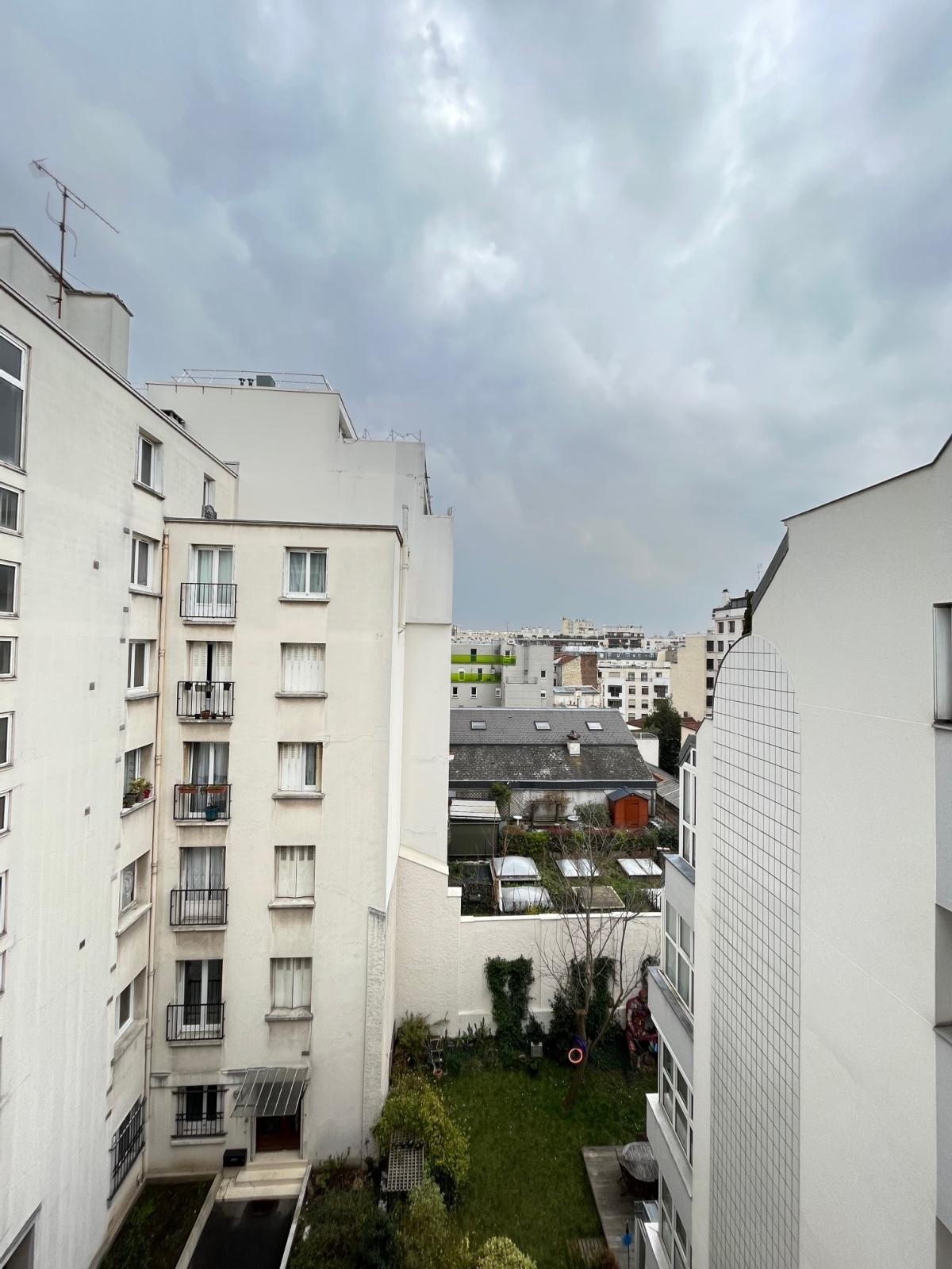 Paris XIIème, Grand 2 pièces de 53,71m2 en dernier étage avec place de parking en sous-sol.