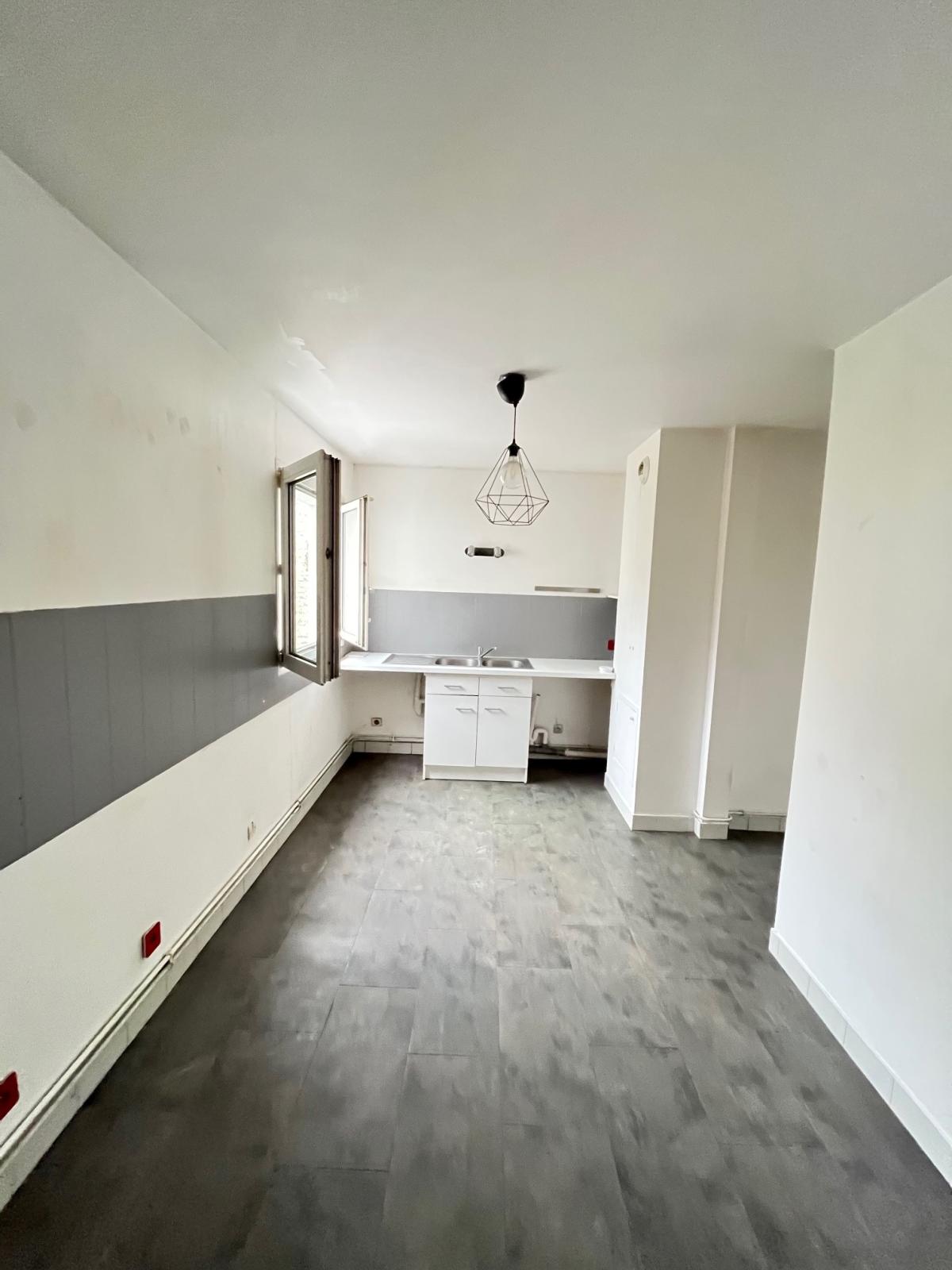 Paris XIIème, Grand 2 pièces de 53,71m2 en dernier étage avec place de parking en sous-sol.