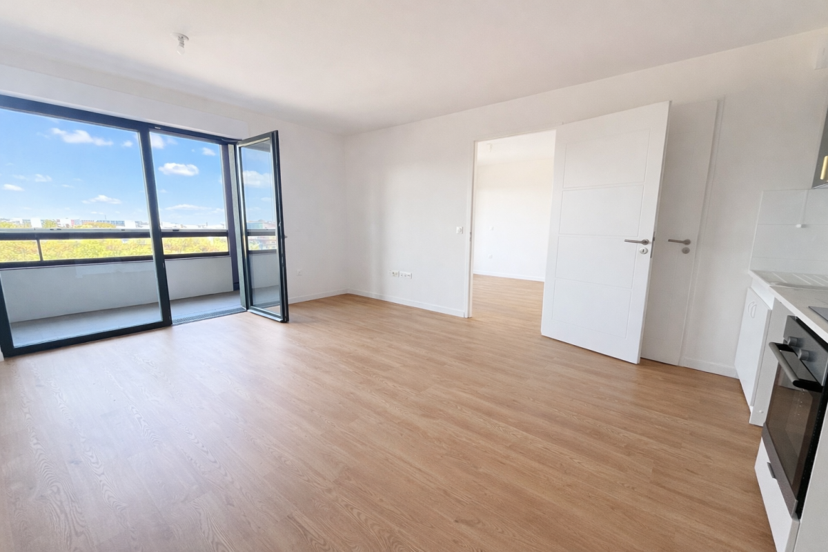 SAINT DENIS (93400), Village des Athlètes, 2 Pièces avec Balcon