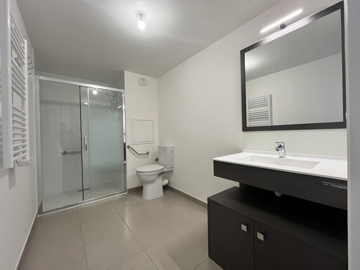 SAINT DENIS (93400), Village des Athlètes, 2 Pièces avec Balcon