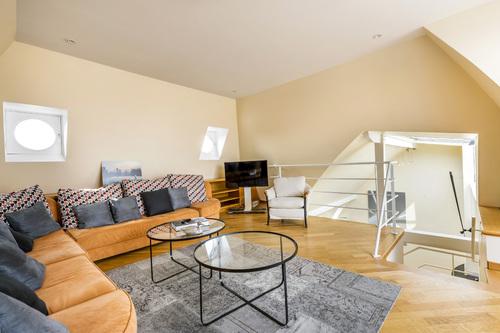 A LOUER en DUPLEX 74m² 3 PIECES PARIS VIème.