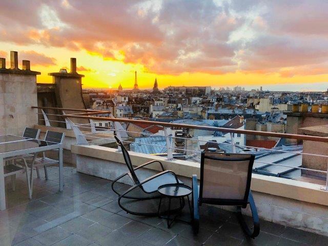 A LOUER en DUPLEX 74m² 3 PIECES PARIS VIème.